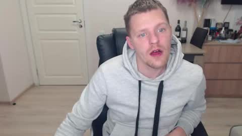 strong_guy_xxx online show from 09/20/25, 11:22