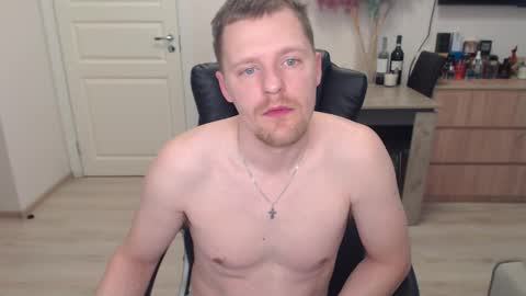 strong_guy_xxx online show from 11/13/25, 08:57