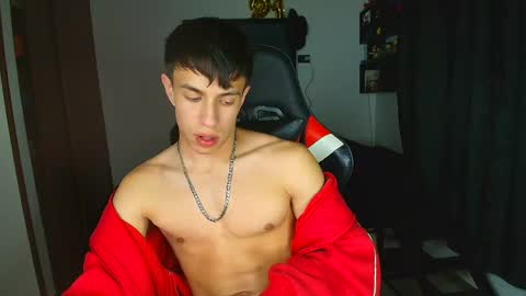 Snapshot of strong_jackxxx chatting on 05/13/26, 04:43 Daddy Jack online show from 05/13/26, 04:43