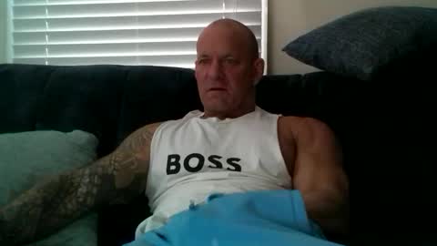 Snapshot of strongandhard073 chatting on 11/21/25, 06:17 StrongAndHard online show from 11/21/25, 06:17