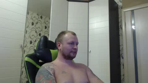 Snapshot of strongass18 chatting on 01/02/25, 12:03 Alex online show from 01/02/25, 12:03
