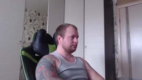 Snapshot of strongass18 chatting on 02/20/25, 09:33 Alex online show from 02/20/25, 09:33