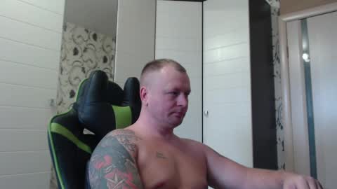 Snapshot of strongass18 chatting on 03/01/25, 01:29 Alex online show from 03/01/25, 01:29