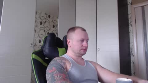 Snapshot of strongass18 chatting on 03/04/25, 08:46 Alex online show from 03/04/25, 08:46