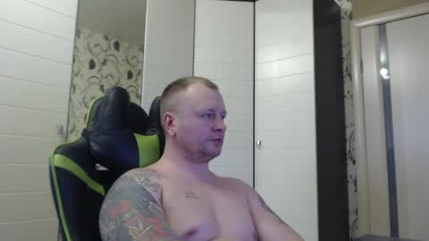 Snapshot of strongass18 chatting on 03/06/25, 12:09 Alex online show from 03/06/25, 12:09