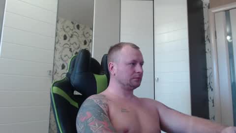 Snapshot of strongass18 chatting on 03/08/25, 01:47 Alex online show from 03/08/25, 01:47