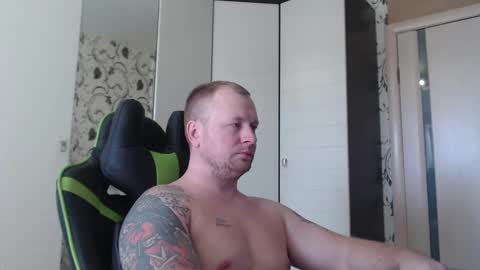Snapshot of strongass18 chatting on 03/09/25, 10:52 Alex online show from 03/09/25, 10:52