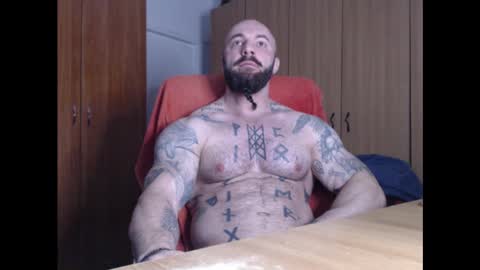 Snapshot of strongivan chatting on 12/31/24, 05:00 StrongIvan online show from 12/31/24, 05:00