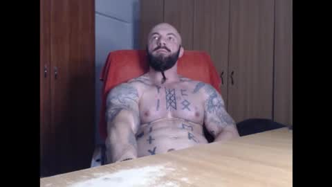 Snapshot of strongivan chatting on 10/23/25, 04:12 StrongIvan online show from 10/23/25, 04:12