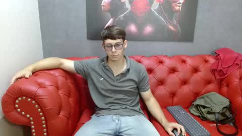 stuart_white online show from 09/21/25, 02:40