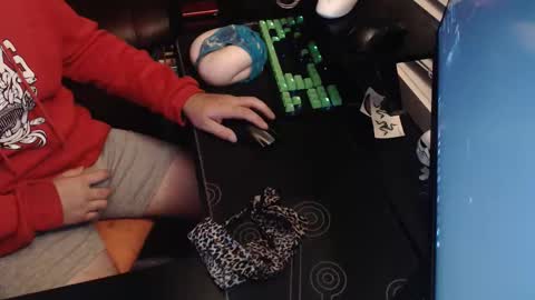 Snapshot of stud69861714 chatting on 10/27/25, 07:34 stud69861714 online show from 10/27/25, 07:34