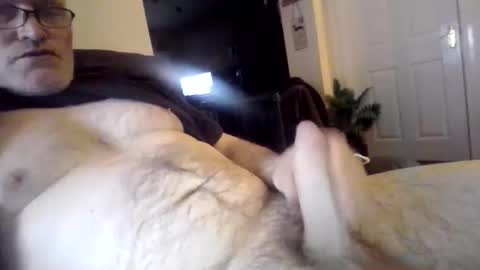 Snapshot of stud_1975 chatting on 04/04/26, 01:04 stud_1975 online show from 04/04/26, 01:04