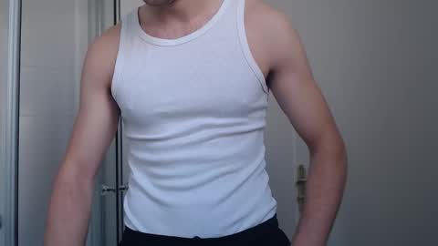 Snapshot of studfromparis chatting on 01/17/26, 10:42 Stud From Paris online show from 01/17/26, 10:42