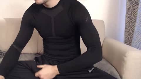 Snapshot of studfromparis chatting on 02/10/26, 11:36 Stud From Paris online show from 02/10/26, 11:36