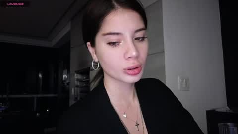Snapshot of stuirt chatting on 06/19/26, 02:27 Sofa online show from 06/19/26, 02:27