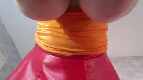 Snapshot of stunningboobs chatting on 12/15/24, 12:17 Natasha online show from 12/15/24, 12:17