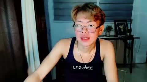 Su-jin online show from 04/16/26, 04:02