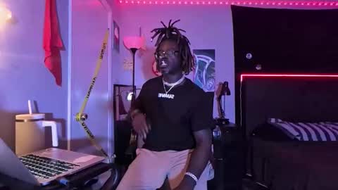 Snapshot of suavechocolatecity chatting on 11/20/25, 06:57 Hot Chocolate online show from 11/20/25, 06:57