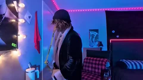 Snapshot of suavechocolatecity chatting on 11/30/25, 08:40 Hot Chocolate online show from 11/30/25, 08:40