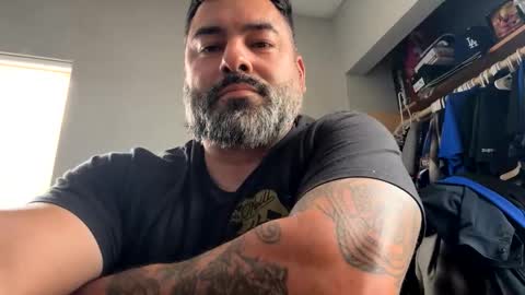 Snapshot of suavecito67 chatting on 04/25/26, 10:18 suavecito67 online show from 04/25/26, 10:18