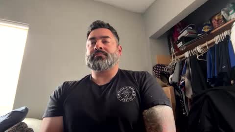 Snapshot of suavecito67 chatting on 05/10/26, 03:28 suavecito67 online show from 05/10/26, 03:28