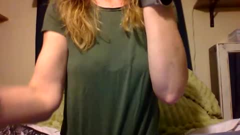 Snapshot of sub4you69brat chatting on 01/21/25, 11:55 sub4you69brat online show from 01/21/25, 11:55