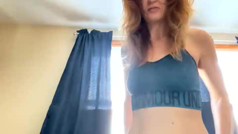 Snapshot of sub4you69brat chatting on 02/14/25, 06:40 sub4you69brat online show from 02/14/25, 06:40