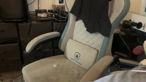 sub_boy221059 online show from 10/31/25, 11:55