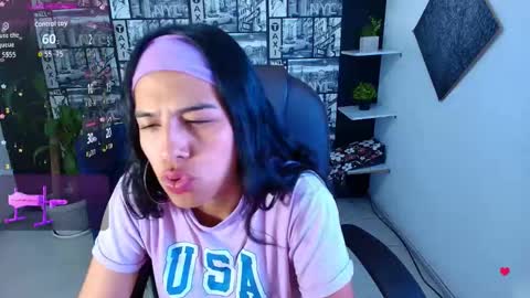 sub_scarlett_ online show from 12/03/25, 08:40