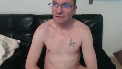 Snapshot of subfag4you chatting on 11/16/25, 08:14 Sub Bottom for You online show from 11/16/25, 08:14