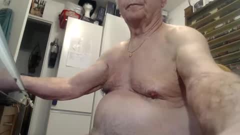 Snapshot of subibuns chatting on 11/17/25, 07:14 Marcel online show from 11/17/25, 07:14