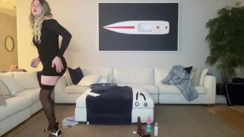 Sissy Isabella online show from 11/06/25, 04:57