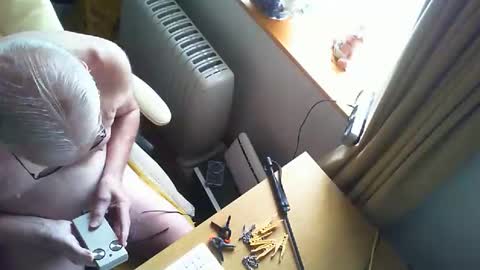 submissive1234567 online show from 11/08/25, 10:04