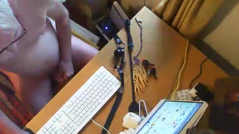 submissive1234567 online show from 11/15/25, 10:45