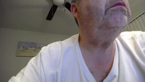 Snapshot of subswichuser00060960 chatting on 12/29/24, 02:21 subswitchuser online show from 12/29/24, 02:21