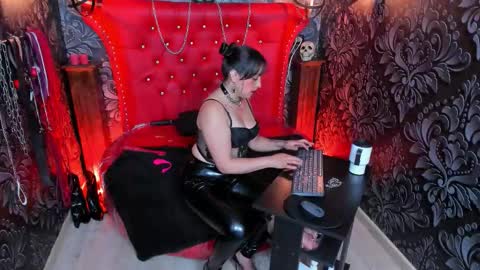 Snapshot of subyunna chatting on 09/19/25, 12:39 Yunna online show from 09/19/25, 12:39
