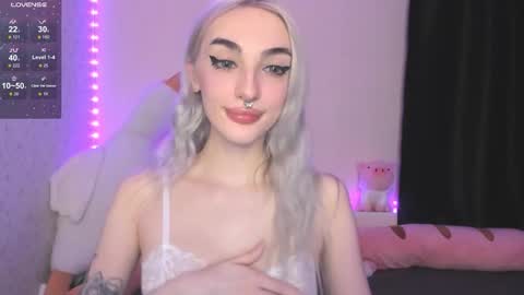 Chloe online show from 11/28/25, 02:09