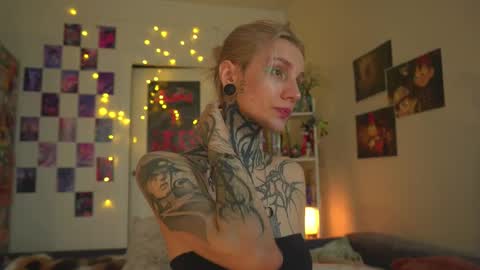 succubus_66 online show from 02/11/25, 10:37