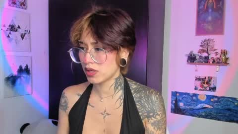 Snapshot of succubus_girl_ chatting on 05/19/26, 02:51 Alexy online show from 05/19/26, 02:51