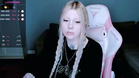 succubus_leslie online show from 10/04/25, 12:52