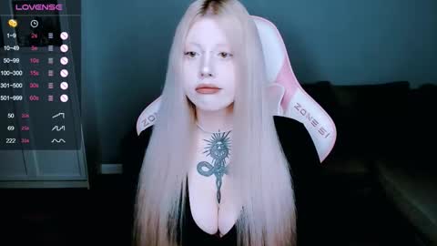 succubus_leslie online show from 10/06/25, 11:35