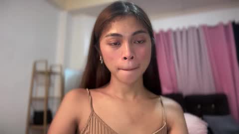 Snapshot of suckablechick chatting on 09/15/25, 06:57 Marry online show from 09/15/25, 06:57