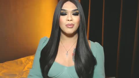 Snapshot of suckablecockoffreya chatting on 01/10/25, 05:13 JADE ELYSE online show from 01/10/25, 05:13