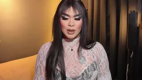 Snapshot of suckablecockoffreya chatting on 09/19/25, 05:46 JADE ELYSE online show from 09/19/25, 05:46