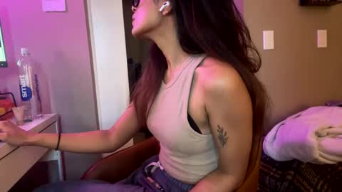 SaraSabeen online show from 12/12/24, 04:21