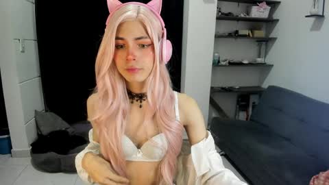 Snapshot of sue_krous chatting on 04/02/26, 07:39 sue online show from 04/02/26, 07:39