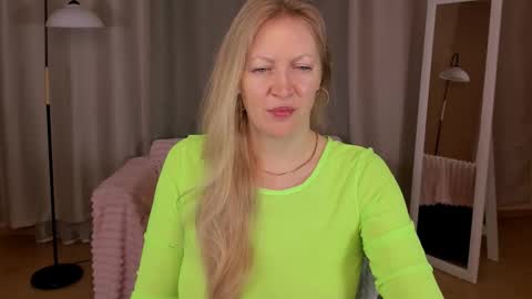 sugamomy online show from 12/17/25, 01:00