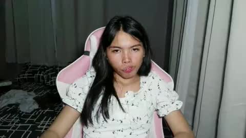 sugar_holly96 online show from 04/17/26, 01:03