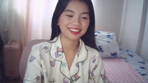 Snapshot of sugar_jazzz chatting on 04/01/26, 12:00 Rosiee online show from 04/01/26, 12:00