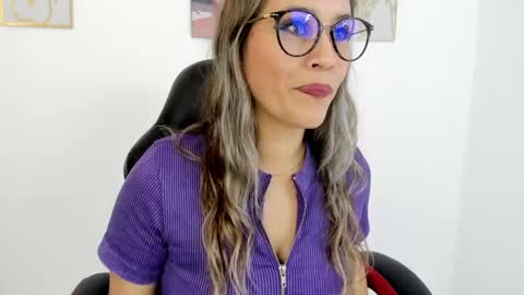 Snapshot of sugar_milff chatting on 12/20/24, 02:49 sugar_milff online show from 12/20/24, 02:49